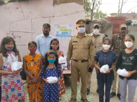 लखनऊ पुलिस ने बच्चों को दी दीपावली की मुस्कान, बच्चों के बिना पर्व अधूरा…