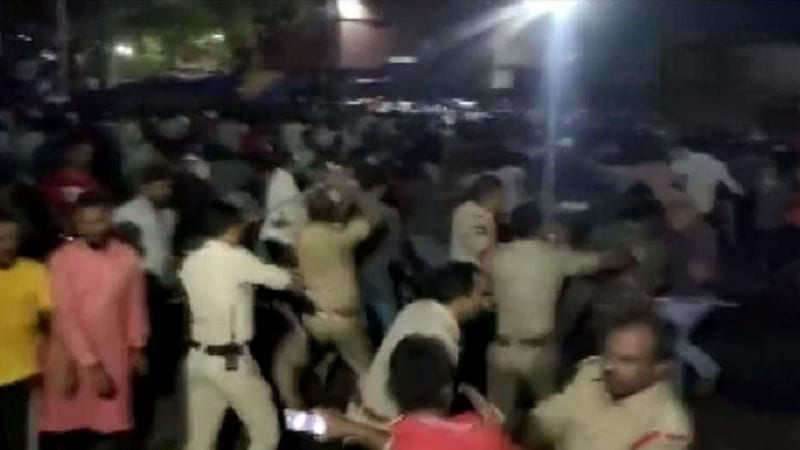 विवादित पोस्ट पर बवाल, लोगों ने थाने को घेरा, भारी पुलिस बल तैनात